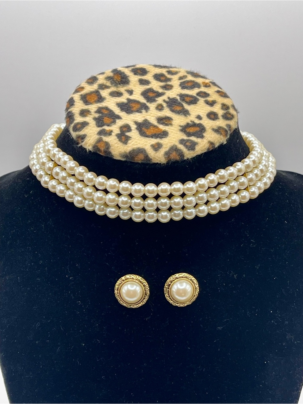 1928 Set Faux Pearl Choker Necklace and Stud Earrings Set